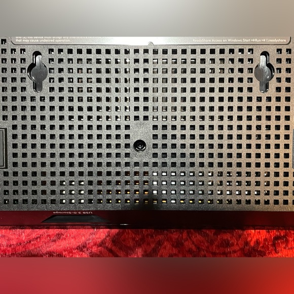 NETGEAR Nighthawk Smart Wi-Fi Router, R6700 - AC1750 - Picture 14 of 15